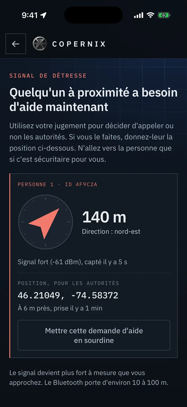 L’écran d’alerte de détresse : quelqu’un à proximité a besoin d’aide maintenant, avec une flèche vers le nord-est, 140 m, un signal fort et la position de la personne pour les autorités